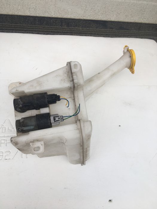 Vas Lichid Parbriz cu Motorase Toyota Yaris 3. 2012-2019