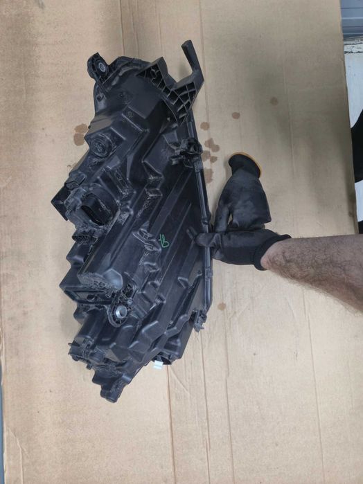 Far stanga Skoda Octavia 4 an 2019-2024 cod 5E4941015