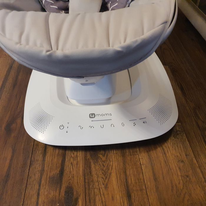 Електрическа бебешка люлка mamaRoo 5.0 + подарък подложка