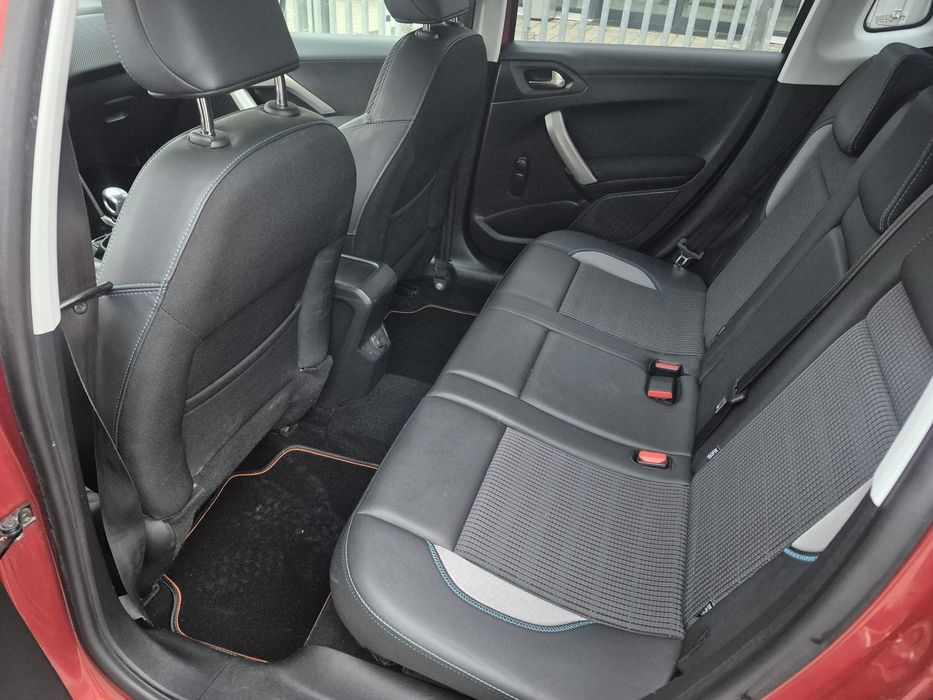 Peugeot 2008 1,2 i Anul 2016/(5.600Euro)6...214000 Km