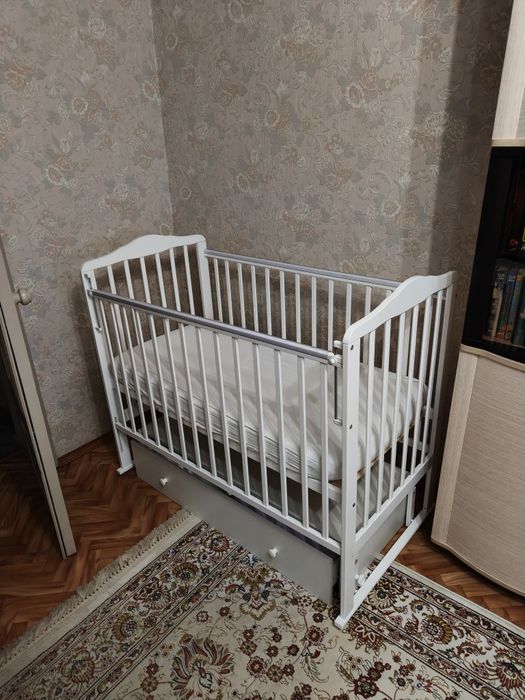Детская кровать Tomix с маятником