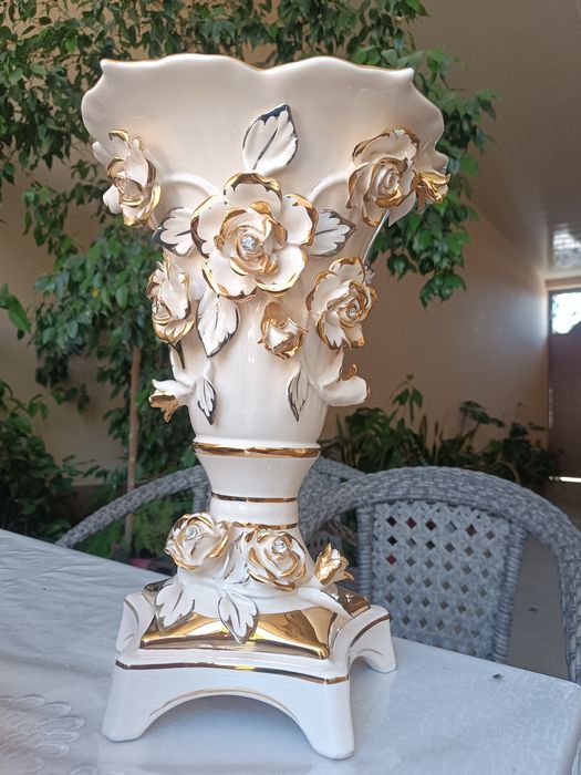 Декоративная ваза