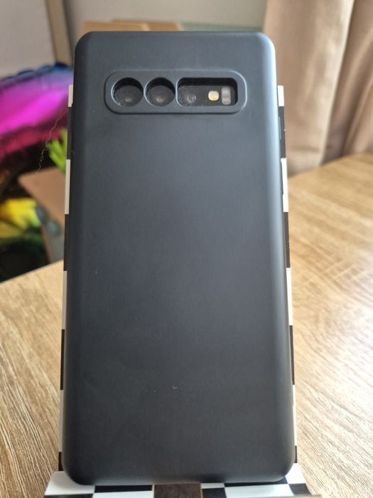 Продавам Samsung Galaxy S10 128/8