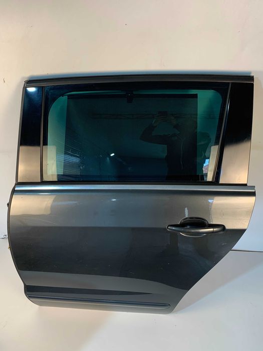 Задна лява оборудвана врата Пежо 5008 Peugeot 5008 (09-17)г.
