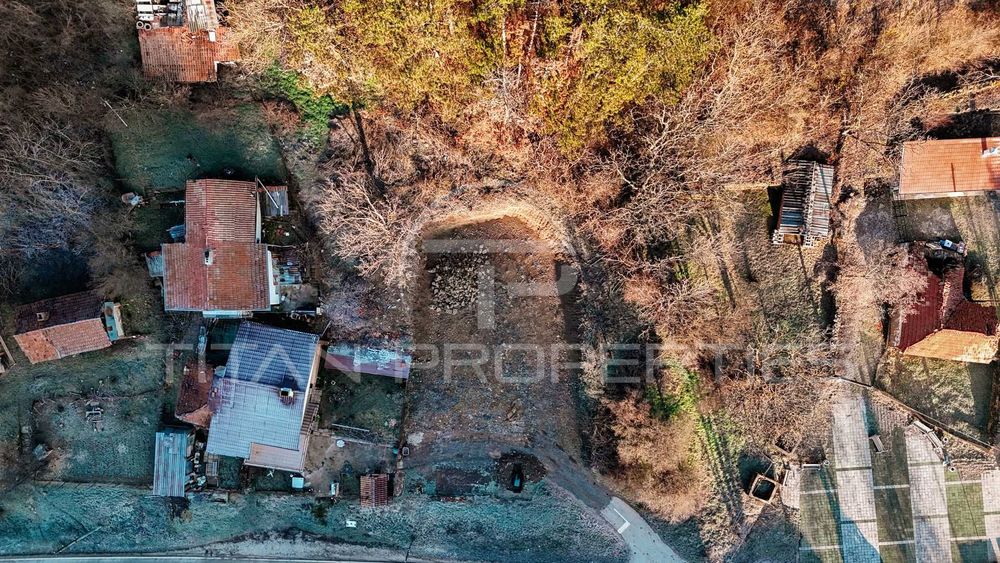 Парцел за продажба в с. Калотина