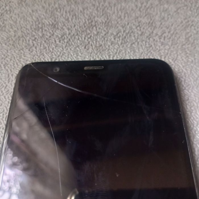 Продавам телефон Huawei FIG - LX1