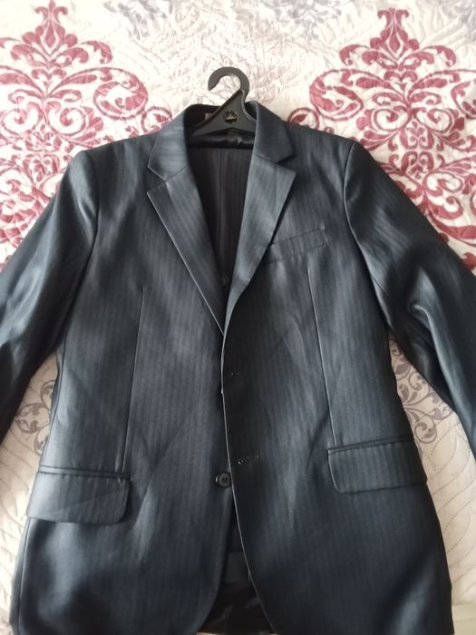 Продам костюм тройка