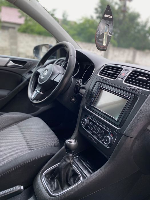 VOLKSWAGEN Golf 2011 — imagine 4