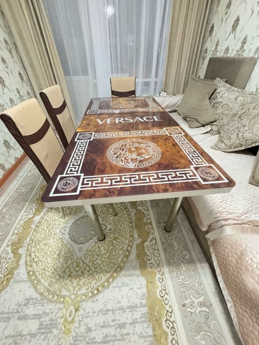 Продам стол с 6 стульями