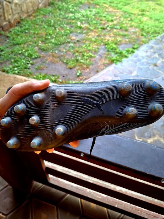 Vand ghete de fotbal puma