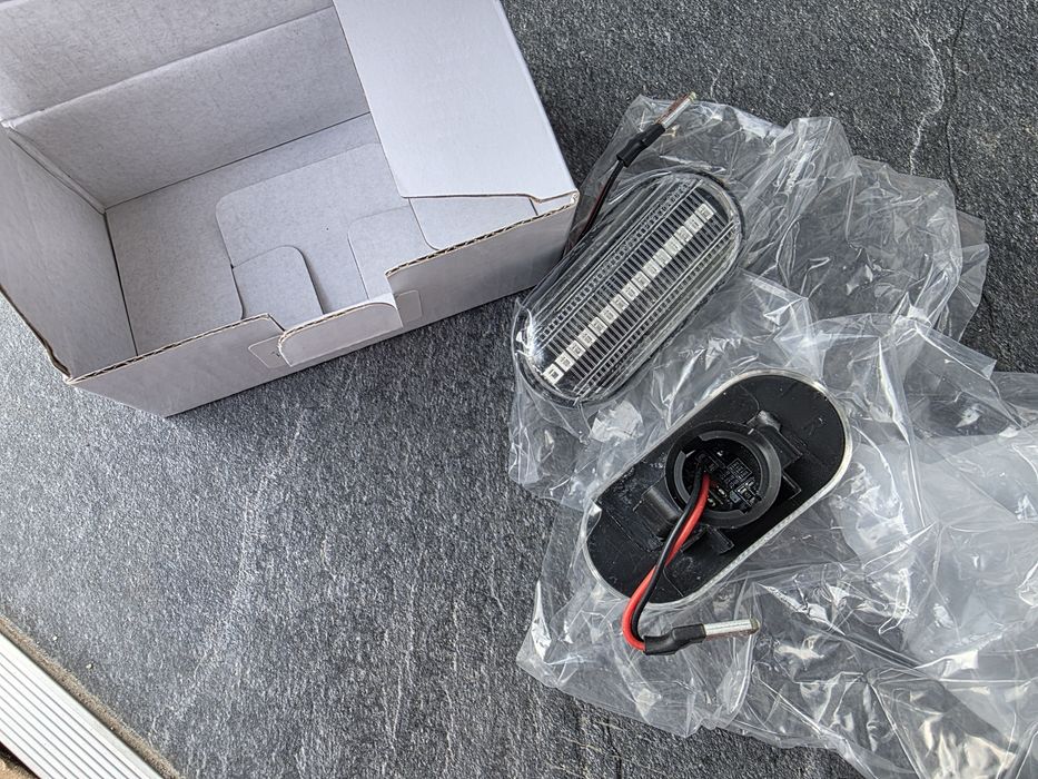 Lampi LED semnalizare dinamica DACIA Duster Lodgy Dokker