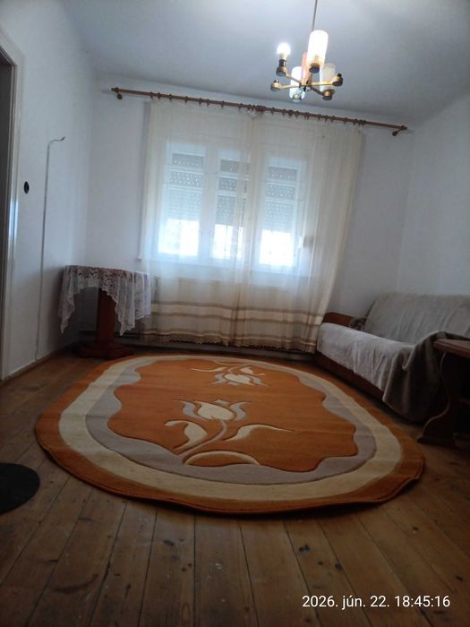 Casa cu doua camere de închiriat în Borș