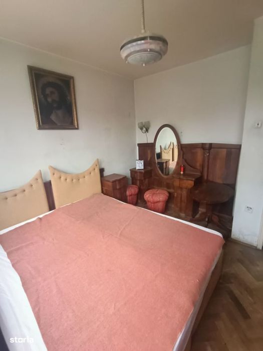 Apartament 3 camere pretabil investitie zona Victoriei liceul Tonitza