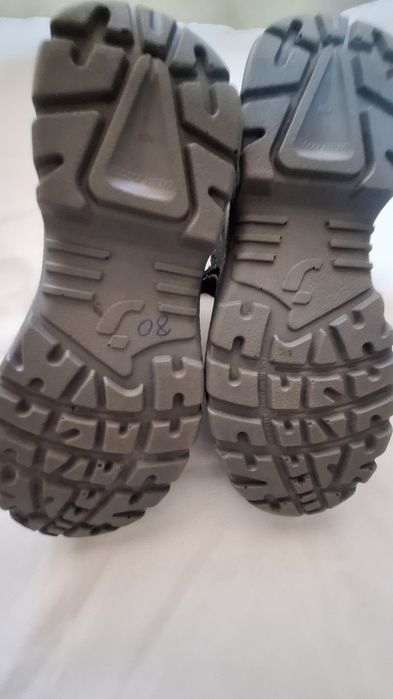 Vând bocanci work safety jogger nr 40