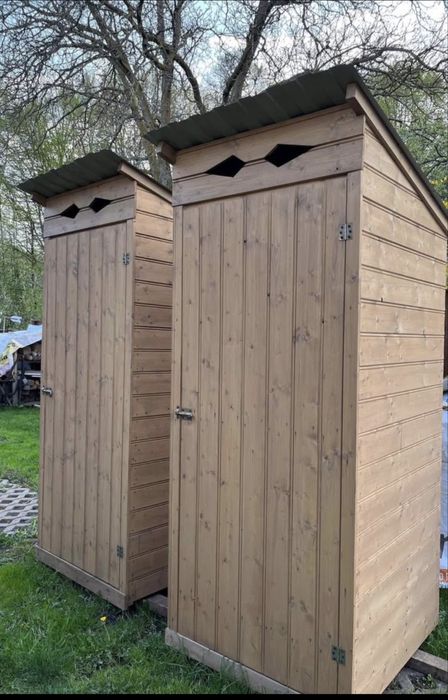 Wc/toaleta de curte din lemn