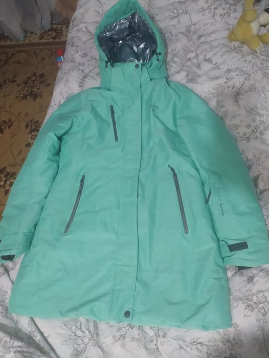 Куртка в отличном состоянии
