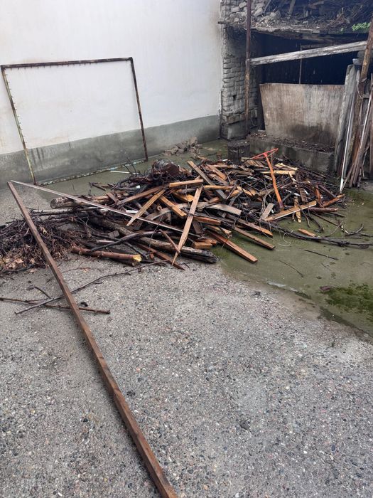 o'tin Sotiladi , дрова