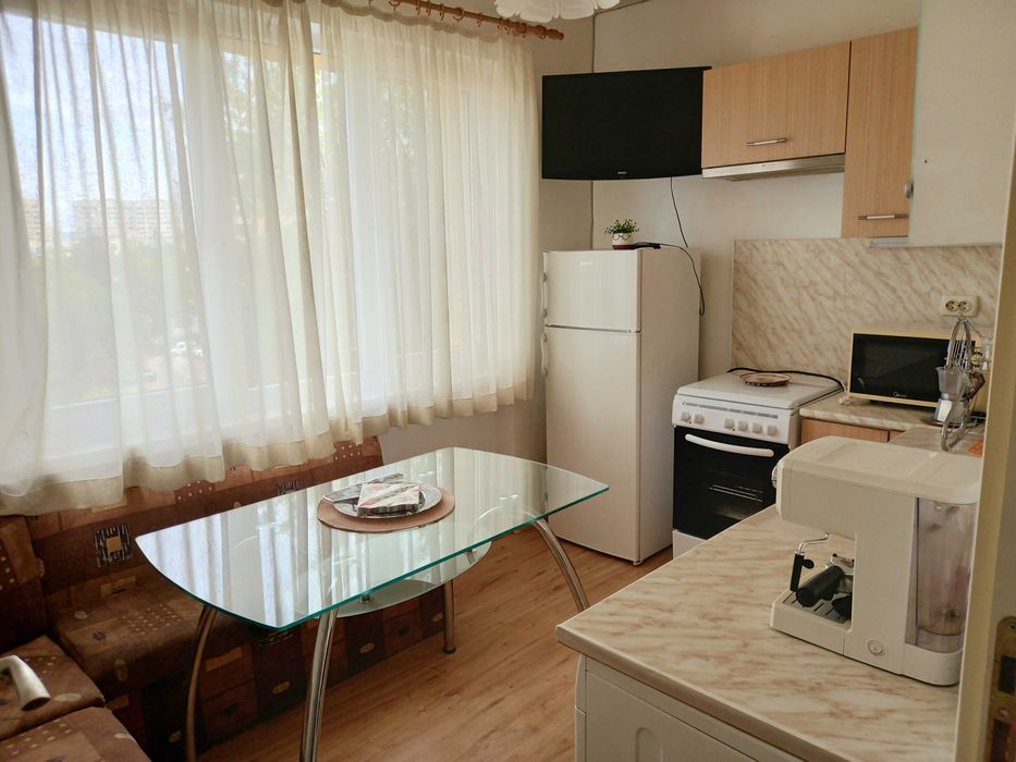 Дава се под наем Двустаен апартамент в София, Център - 66 кв.м за 480 € - Снимка #3