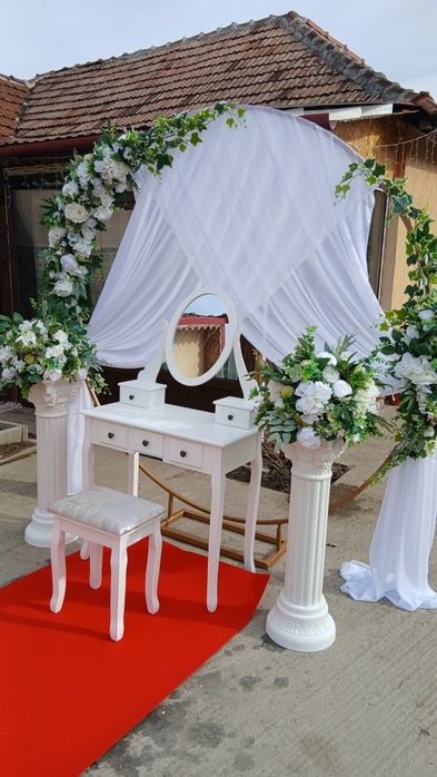 Decor disponibil pentru inchiriere