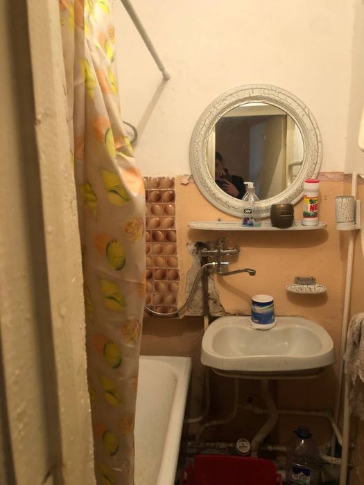 9микрарайоне 1х Прадаётся