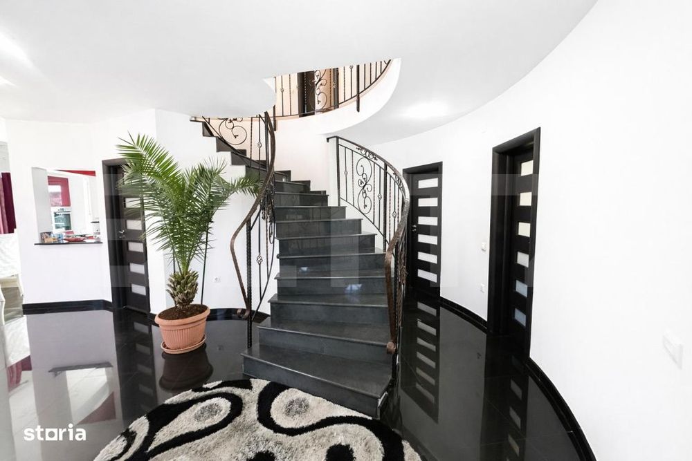 Casa de vanzare, 350 mp utili, 1000 mp teren - Cetate