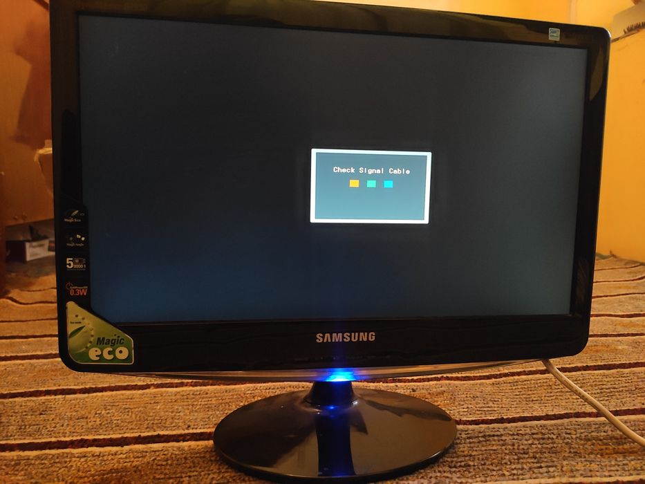 Manitor Samsung yangi