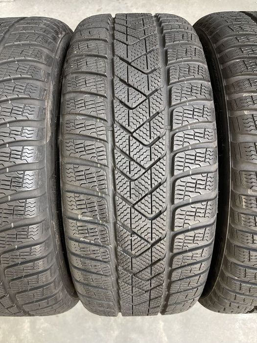 Set Anvelope Cauciucuri ca noi Pirelli 215 55 R17 M+S Iarna cu 7mm