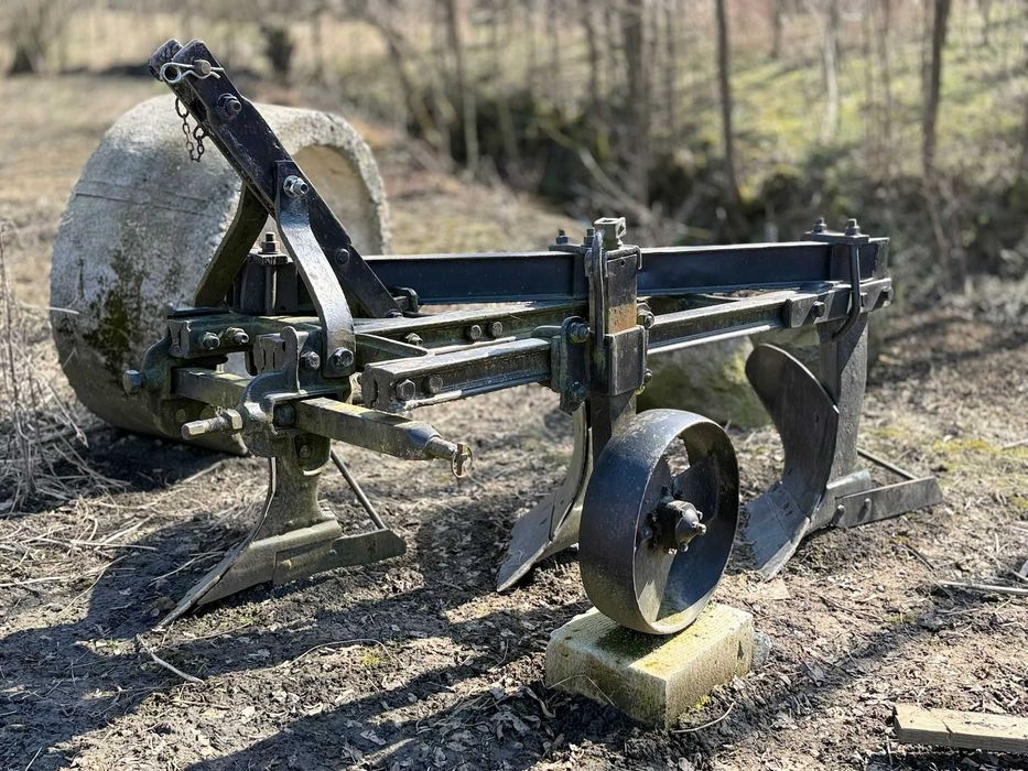 Plug românesc 3 trupițe –pentru tractor U445