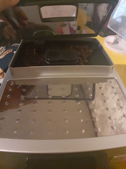 Aparat de cafea Delonghi,în stare excelenta!
