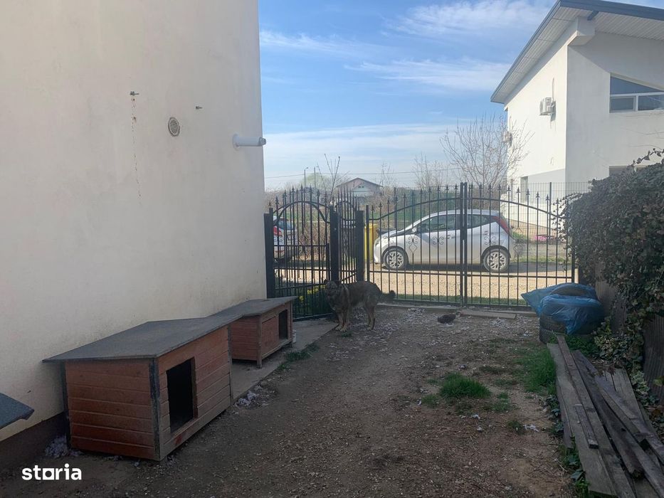 Vand casa Domnești