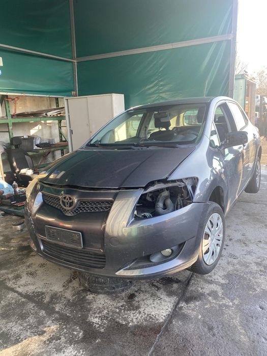 Тойота Auris 1.3i. На Части!!!