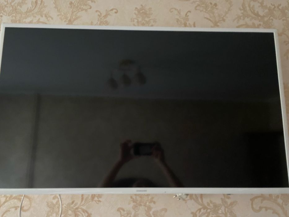 Продам телевизор самсунг смарт тв