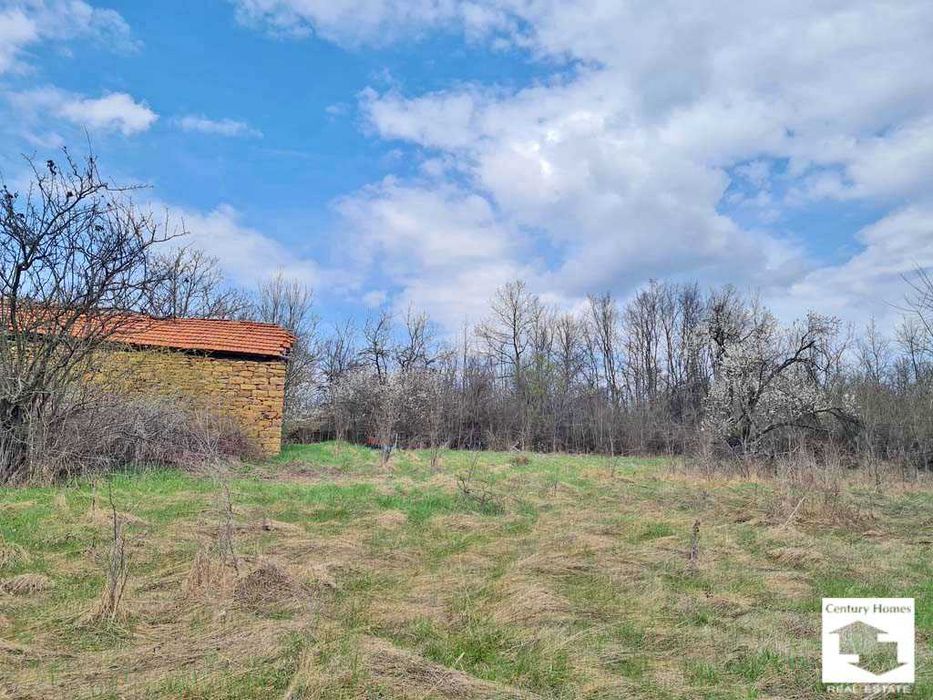 170226 Стара къща с голям двор в китно село на 3 км от град Дряново