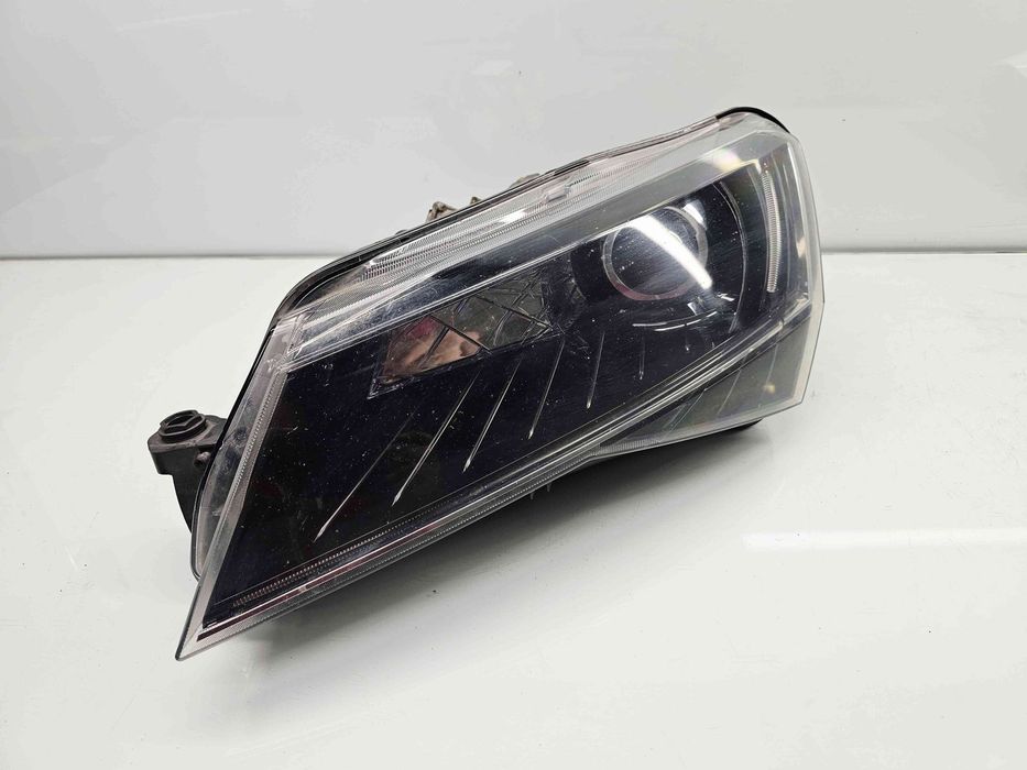 Far stanga Skoda Superb III Combi (3V5) [Fabr 2015-2024] 3V2941015A