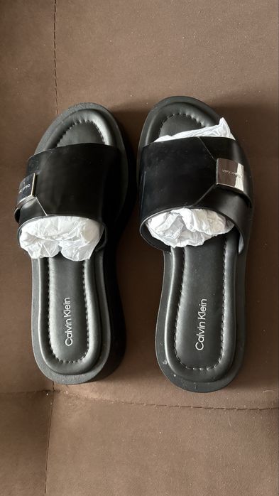 Чехли от естествена кожа Calvin Klein