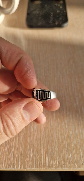 Продам печатку 925 проба состояние новой.