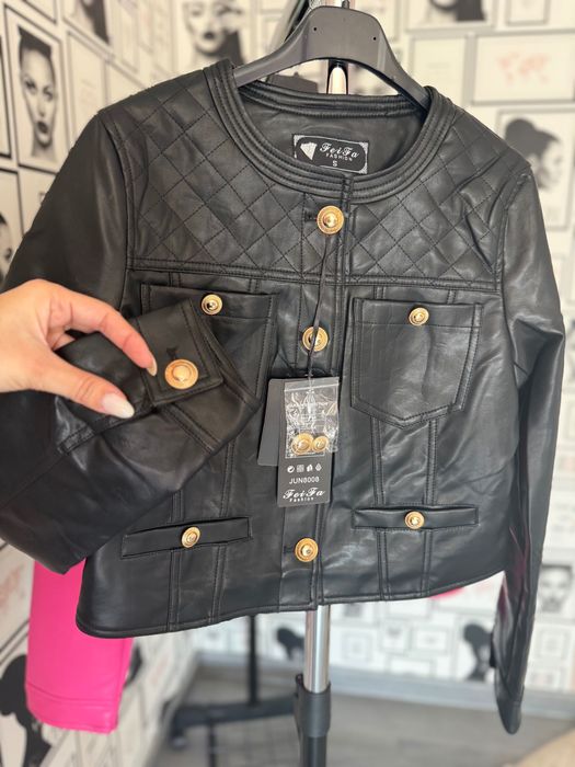 Красив модел кожено яке