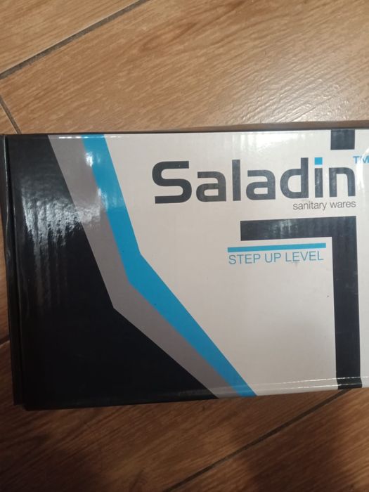 Смеситель умывальника