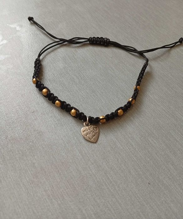 Ръчно изработени гривни