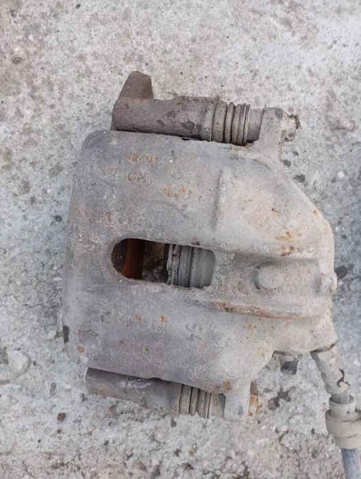 Предни спирачни апарати Renault Scenic 1.9 dci 102