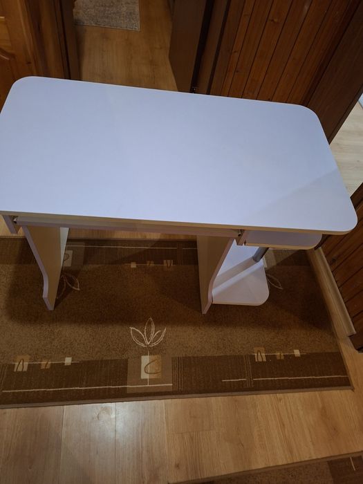 Бюро за детска стая