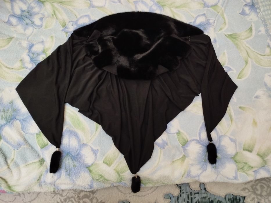 Платок-капьюшон новый