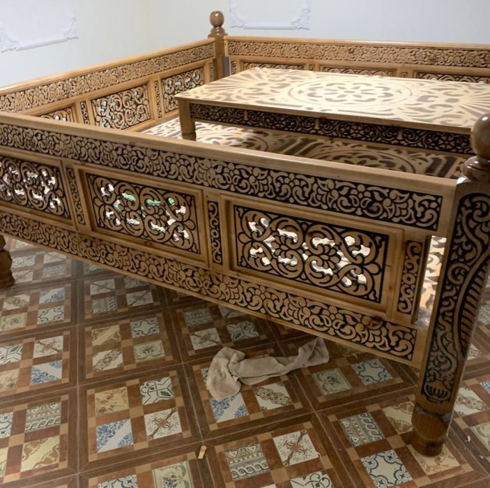 Топчан из ореха новый