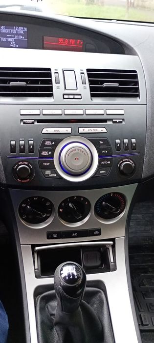 Vând MAZDA in stare buna!