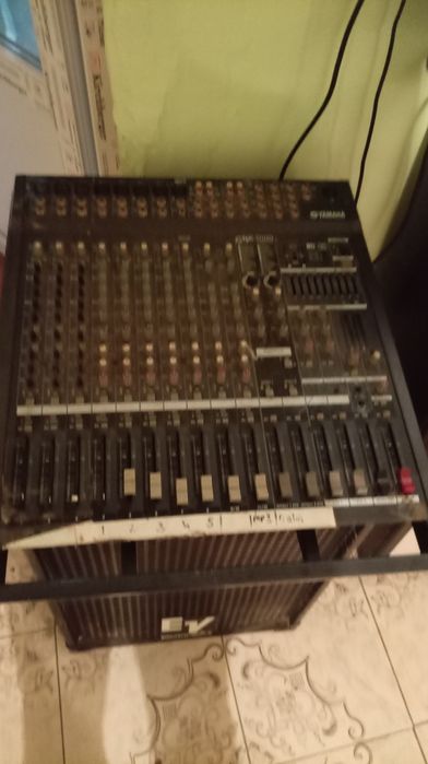 Vand mixer activ yamaha impecabil schimb pe o boxa activa 300 de wati