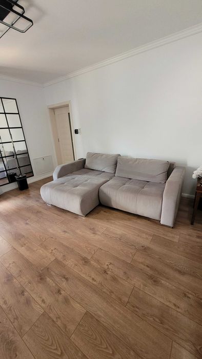 Canapea extensibila culoarea gri deschis