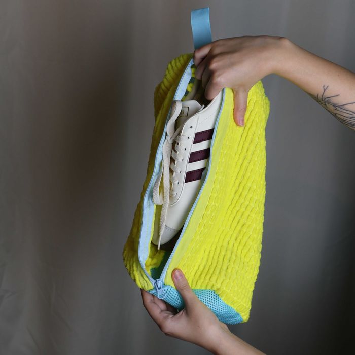 Sac pentru spălat adidași la mașină – Nou