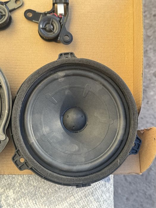 Продам колонки с пищалками на элантру