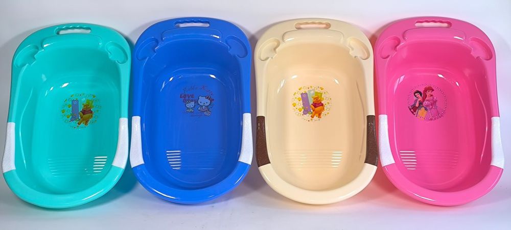 Bolalar vannasi va stuli