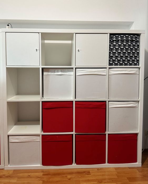 Biblioteci Ikea Kallax  albe(se vand si separat)